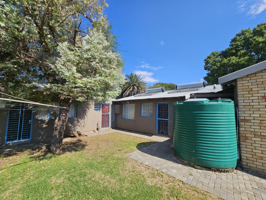 7 Bedroom Property for Sale in Brandwag Free State